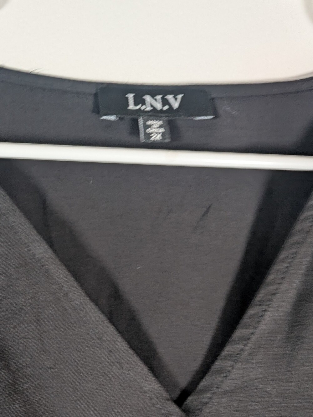 Black Belted Women’s Top By L.N.V. 2x - Picture 2 of 7